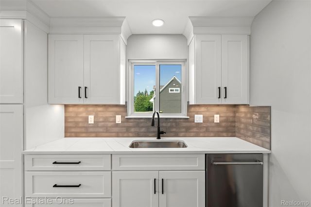 47900 Jefferson Avenue, Chesterfield Township, MI 48047