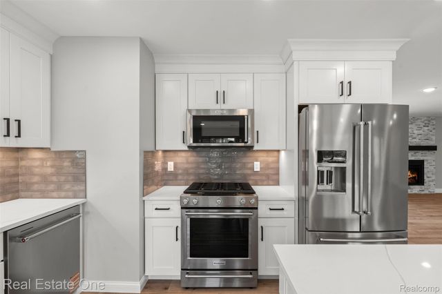 47900 Jefferson Avenue, Chesterfield Township, MI 48047