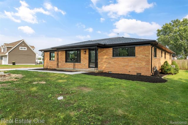 47900 Jefferson Avenue, Chesterfield Township, MI 48047