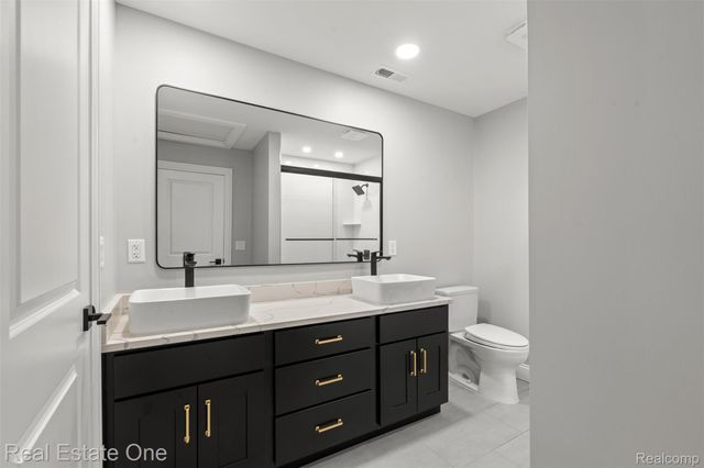 47900 Jefferson Avenue, Chesterfield Township, MI 48047