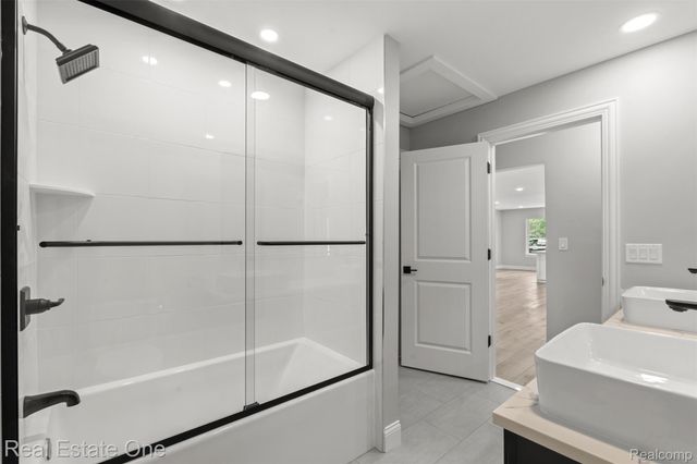 47900 Jefferson Avenue, Chesterfield Township, MI 48047