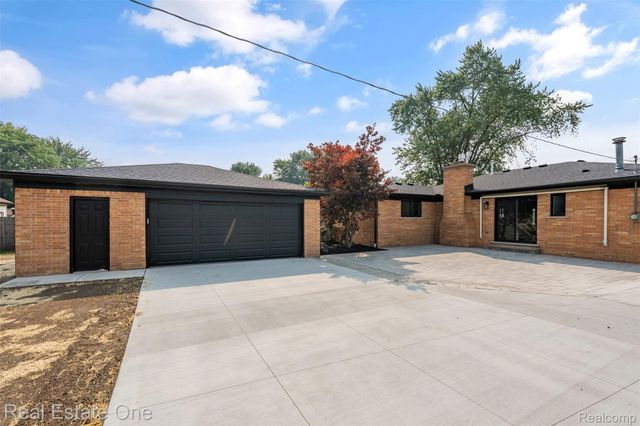 47900 Jefferson Avenue, Chesterfield Township, MI 48047