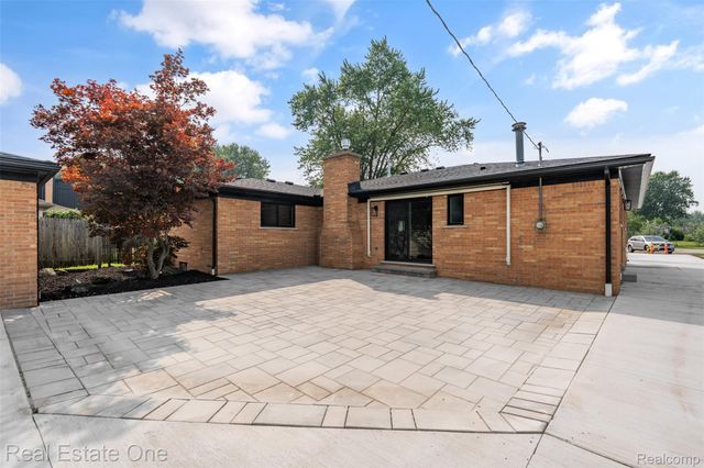 47900 Jefferson Avenue, Chesterfield Township, MI 48047