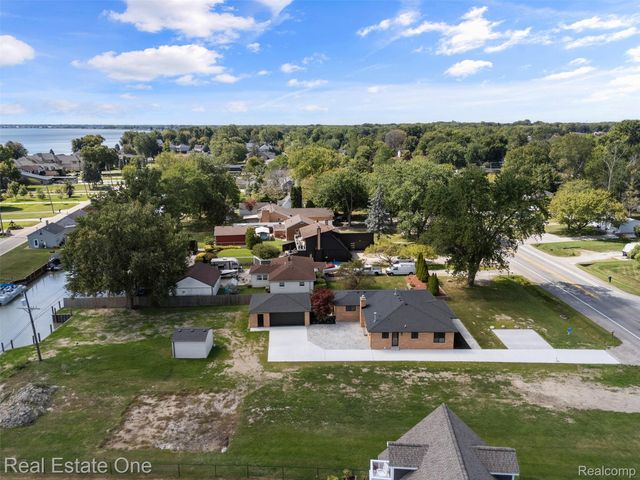 47900 Jefferson Avenue, Chesterfield Township, MI 48047