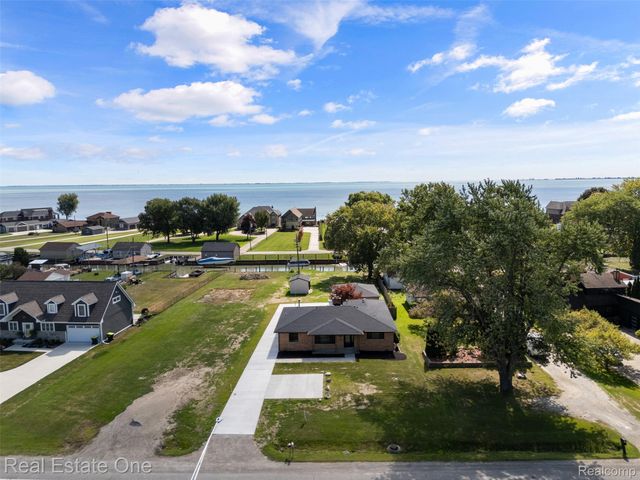 47900 Jefferson Avenue, Chesterfield Township, MI 48047