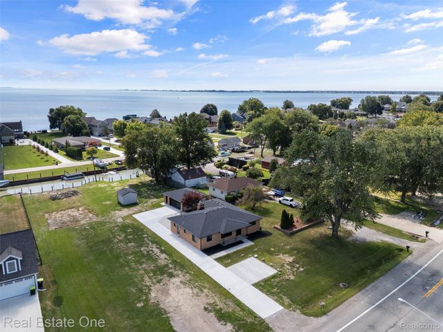 47900 Jefferson Avenue, Chesterfield Township, MI 48047