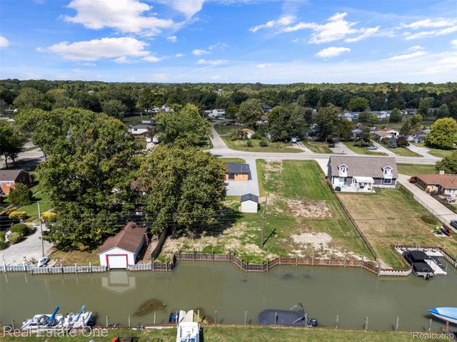 47900 Jefferson Avenue, Chesterfield Township, MI 48047