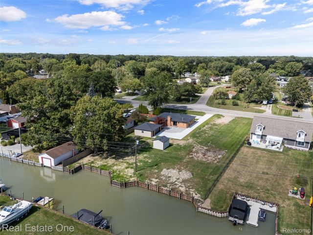 47900 Jefferson Avenue, Chesterfield Township, MI 48047