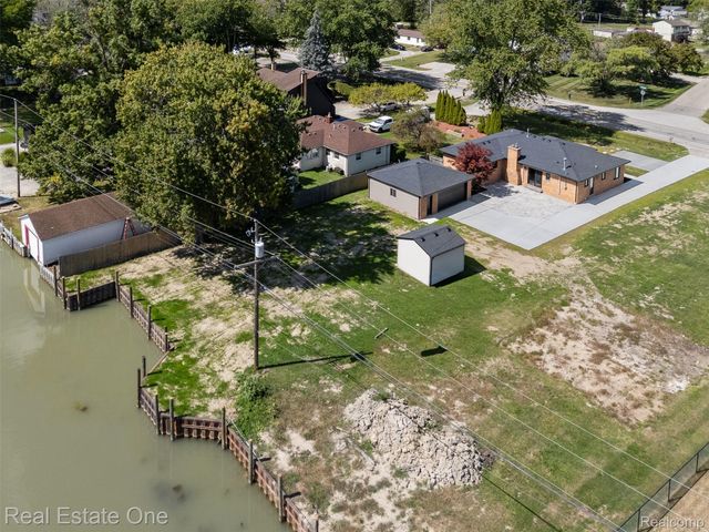 47900 Jefferson Avenue, Chesterfield Township, MI 48047