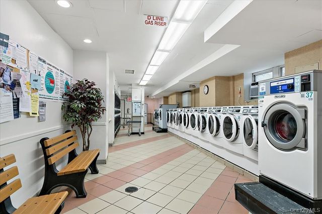 880 Boynton Avenue 13A, Bronx, NY 10473