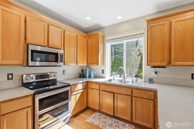 3228 Cardinal Drive NW, Olympia, WA 98502