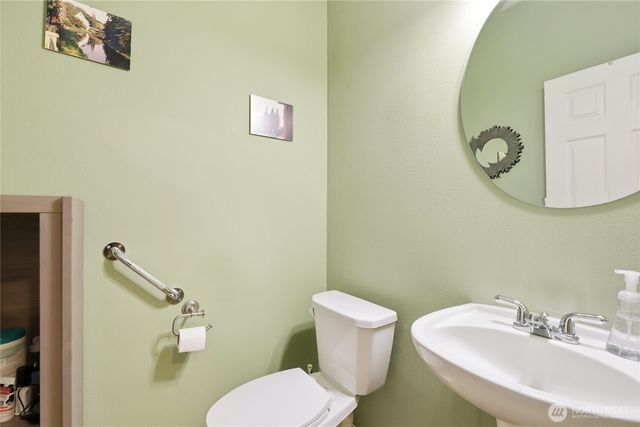 3228 Cardinal Drive NW, Olympia, WA 98502