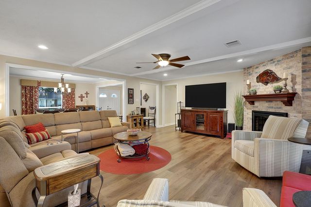 807 Dogwood Street, Katy, TX 77493