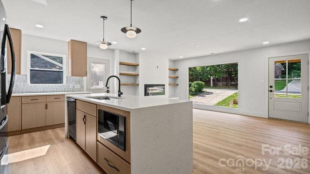 3320 Winterfield Place, Charlotte, NC 28205