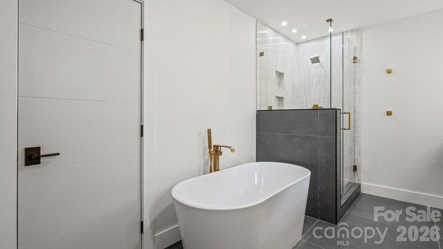 3320 Winterfield Place, Charlotte, NC 28205