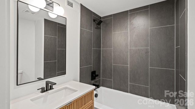 3320 Winterfield Place, Charlotte, NC 28205