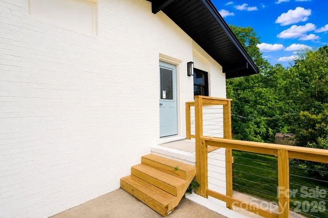 3320 Winterfield Place, Charlotte, NC 28205