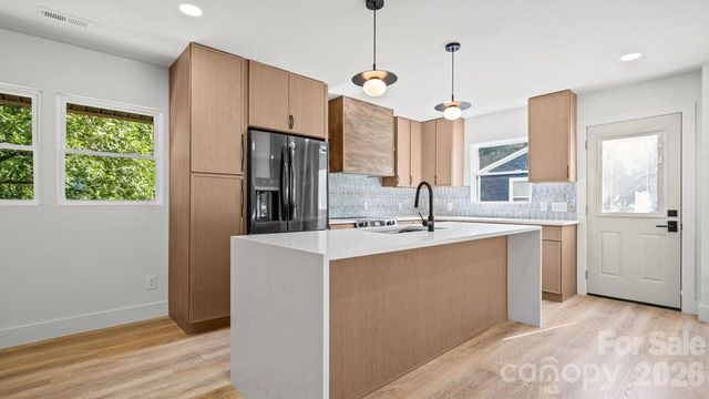 3320 Winterfield Place, Charlotte, NC 28205