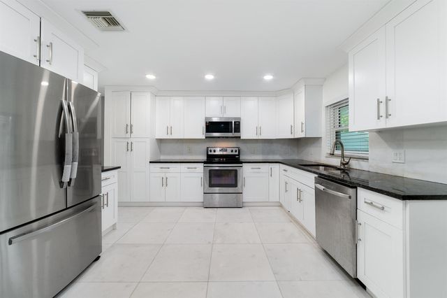 11930 Donlin Drive, Wellington, FL 33414