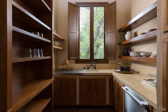 18455 Half Moon St, Sonoma, CA 95476