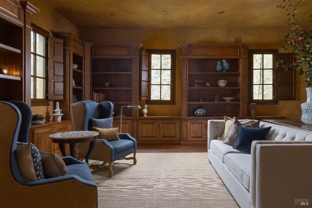 18455 Half Moon St, Sonoma, CA 95476