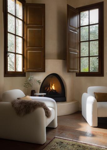 18455 Half Moon St, Sonoma, CA 95476