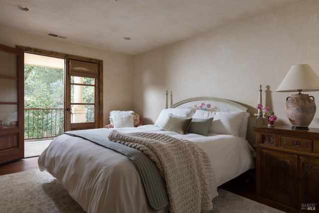 18455 Half Moon St, Sonoma, CA 95476