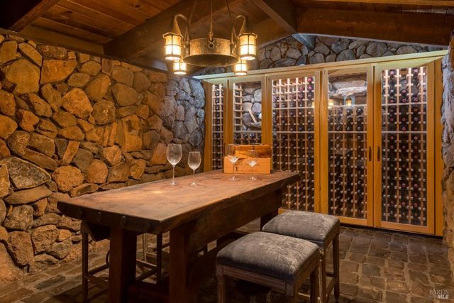 18455 Half Moon St, Sonoma, CA 95476