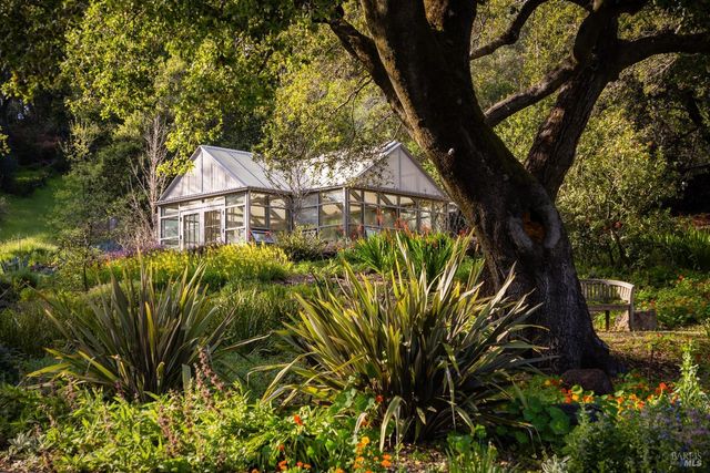 18455 Half Moon St, Sonoma, CA 95476