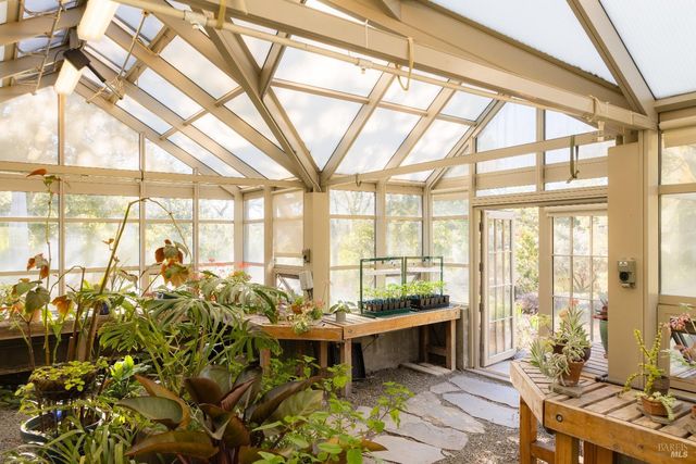 18455 Half Moon St, Sonoma, CA 95476