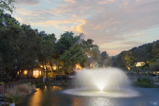 18455 Half Moon St, Sonoma, CA 95476