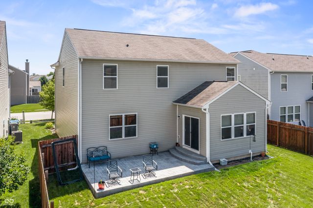 15271 Tiki Trail, Noblesville, IN 46060