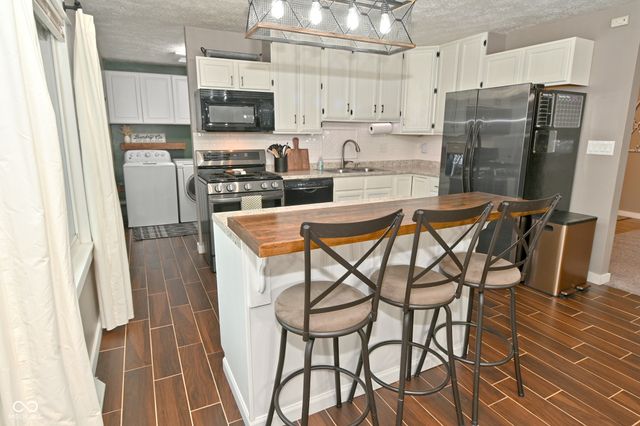197 Depot Court, Bargersville, IN 46106