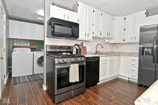 197 Depot Court, Bargersville, IN 46106