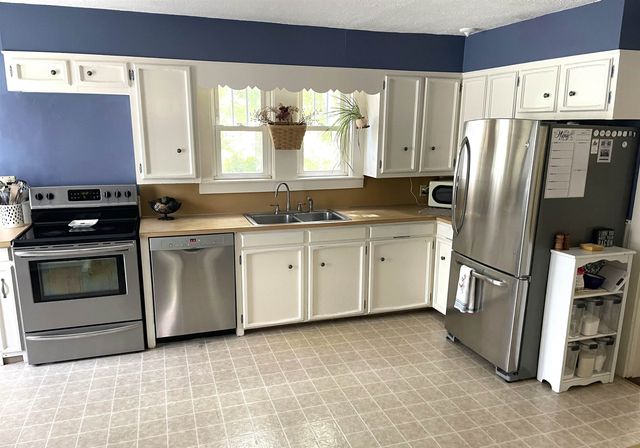 11 Copeland Drive, Rochester, NH 03867