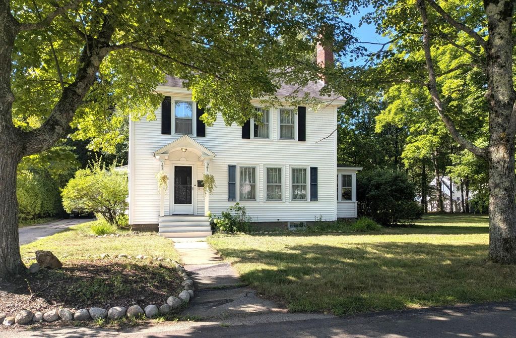 11 Copeland Drive, Rochester, NH 03867