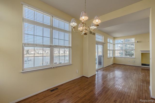 1004 Island Lake Drive, Oxford Charter Township, MI 48371