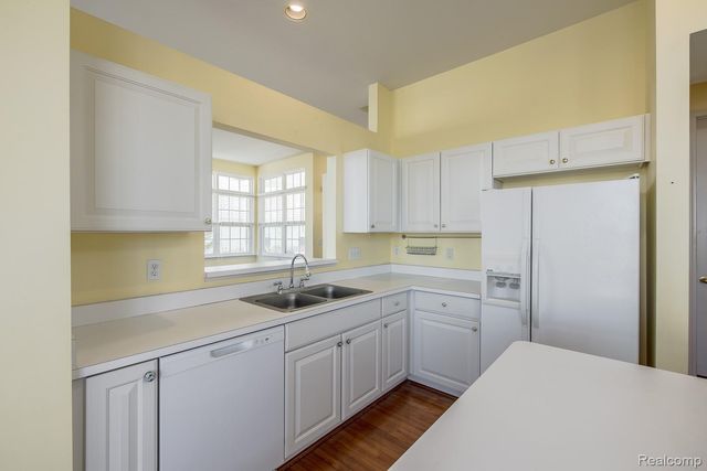 1004 Island Lake Drive, Oxford Charter Township, MI 48371