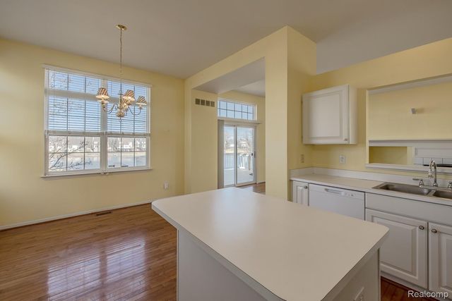 1004 Island Lake Drive, Oxford Charter Township, MI 48371