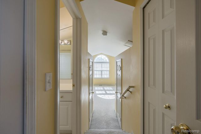 1004 Island Lake Drive, Oxford Charter Township, MI 48371