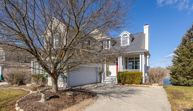 1004 Island Lake Drive, Oxford Charter Township, MI 48371