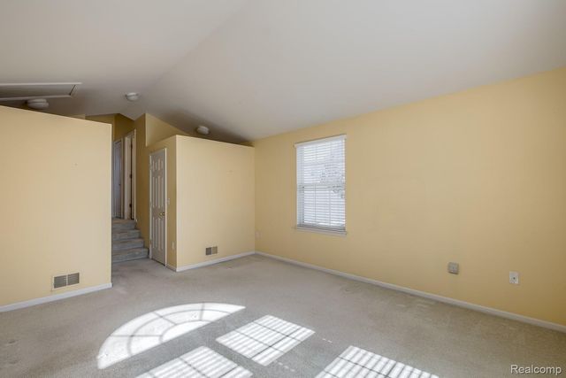 1004 Island Lake Drive, Oxford Charter Township, MI 48371