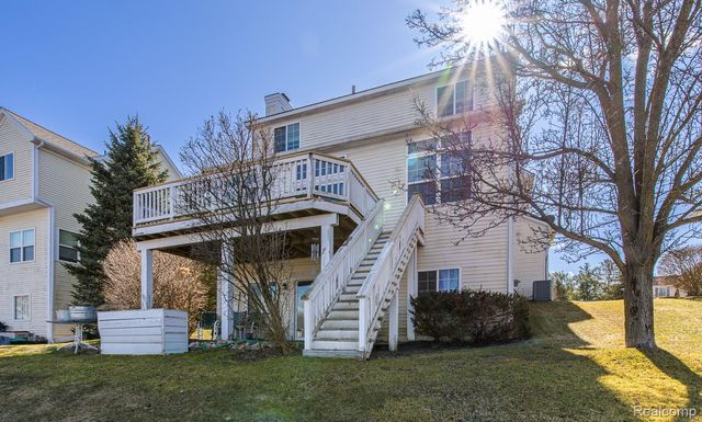 1004 Island Lake Drive, Oxford Charter Township, MI 48371