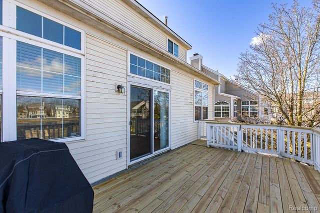 1004 Island Lake Drive, Oxford Charter Township, MI 48371