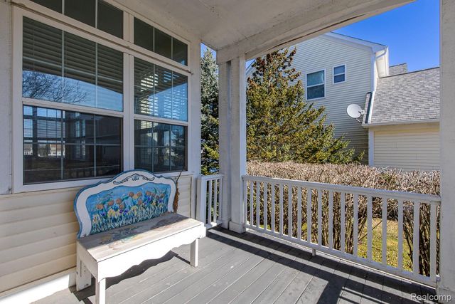 1004 Island Lake Drive, Oxford Charter Township, MI 48371