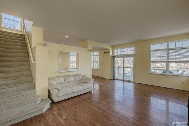 1004 Island Lake Drive, Oxford Charter Township, MI 48371