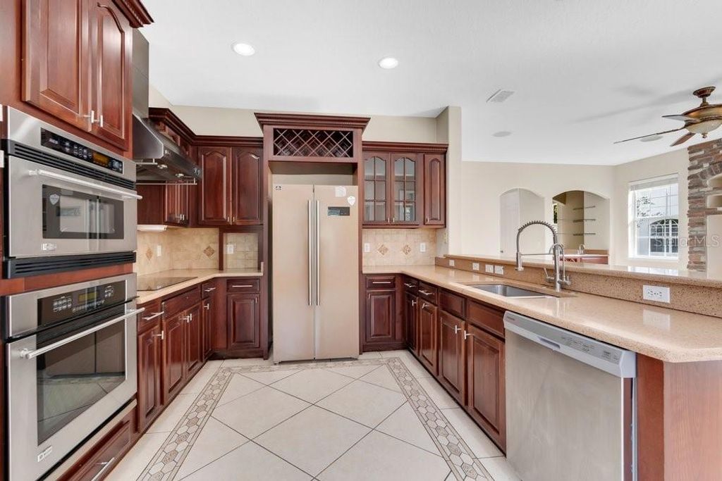 Image 11 of property listing at 2609 SAND ARBOR CIRCLE, Orlando, FL 32824