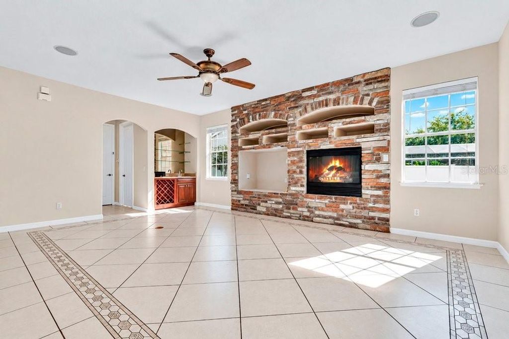 Image 12 of property listing at 2609 SAND ARBOR CIRCLE, Orlando, FL 32824