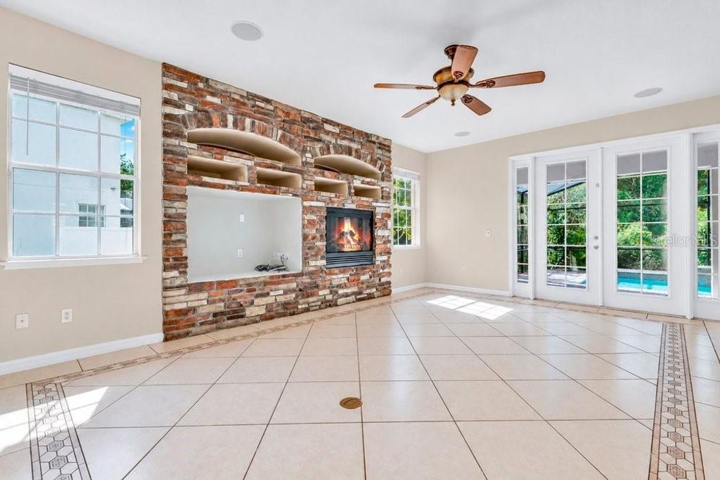 Image 13 of property listing at 2609 SAND ARBOR CIRCLE, Orlando, FL 32824