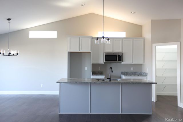 1012 Camellia Circle 48, Marion Twp, MI 48843